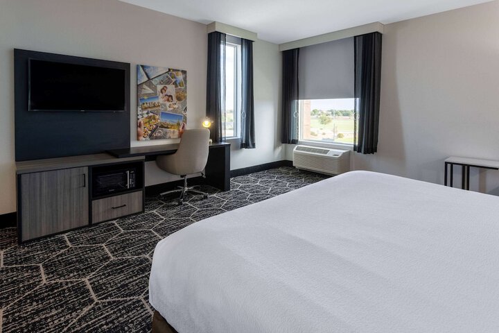 La Quinta Inn & Suites by Wyndham Maricopa - Copper Sky