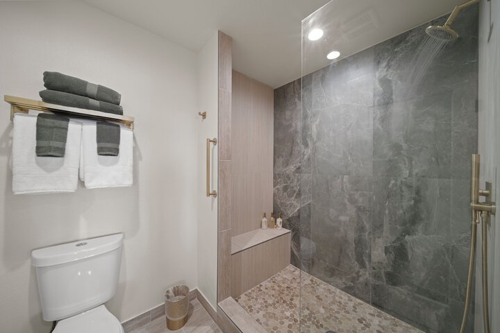 Room 8 of 23