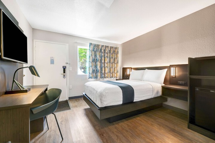 Motel 6 Issaquah WA - Seattle - East