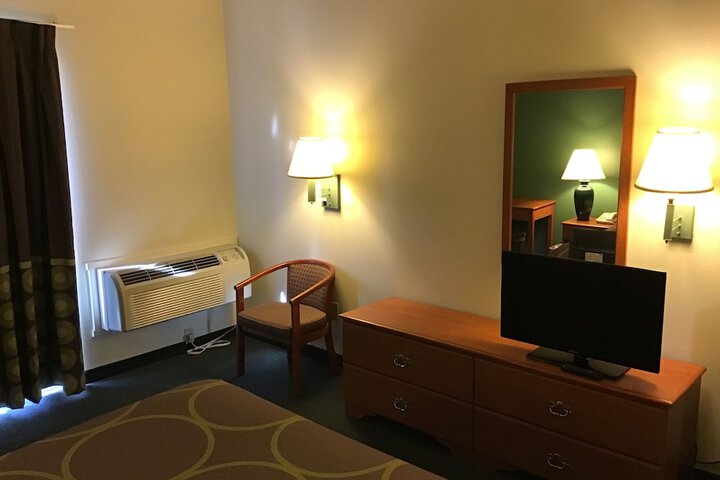Room 28 of 43