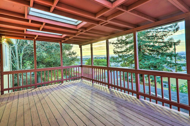Castro Valley Home w / Bay Area Views!