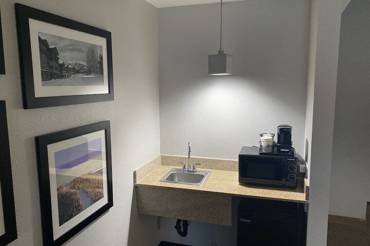 Room 8 of 37