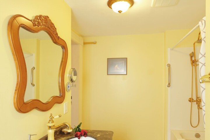 Room 123 of 252