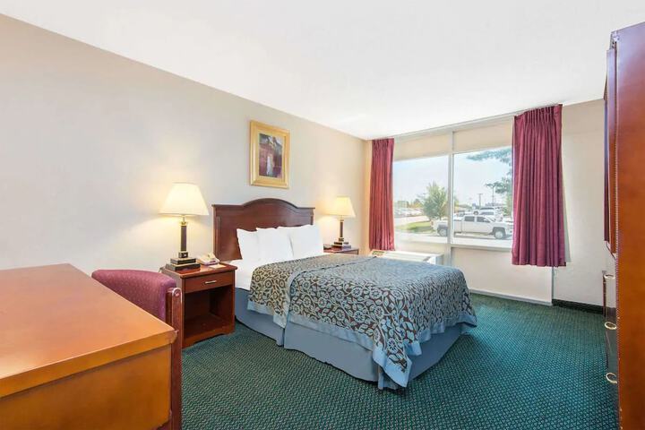 Room 11 of 22
