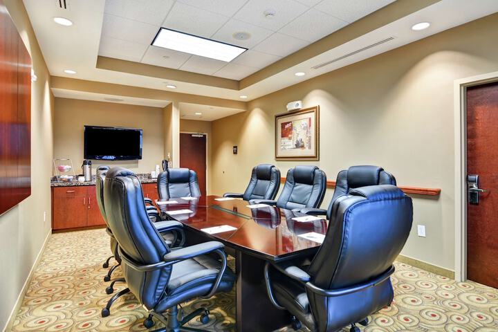 Hampton Inn & Suites Fredericksburg-at Celebrate Virginia