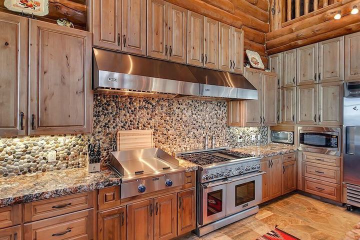 Lx28: Gold Beach Oceanfront Estate