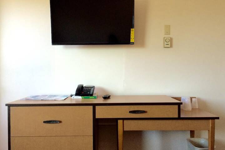 Room 9 of 14