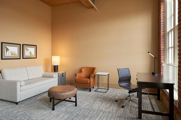 Craddock Terry Hotel Lynchburg, a Tribute Portfolio Hotel