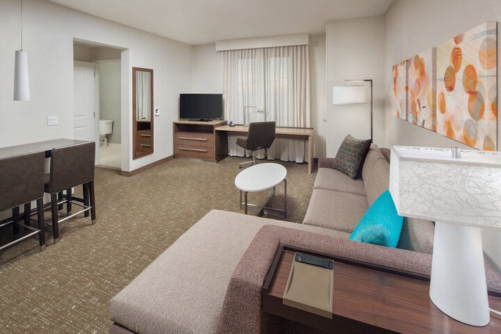 Room 14 of 33