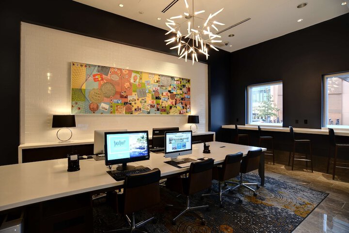Business Center 110 of 112