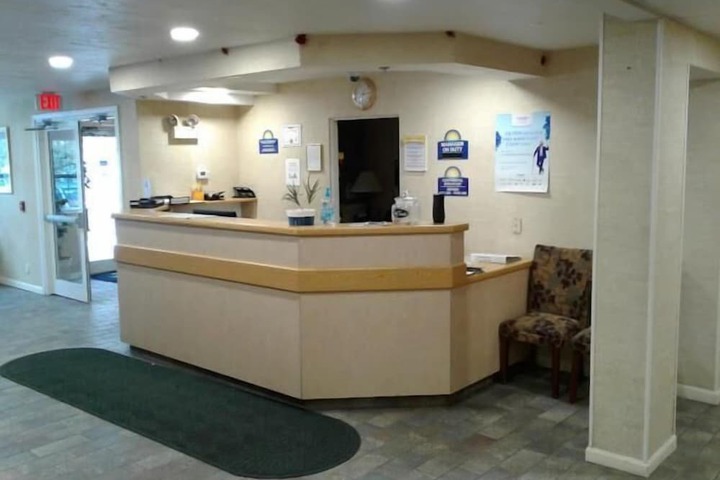 Sturbridge Plaza Hotel