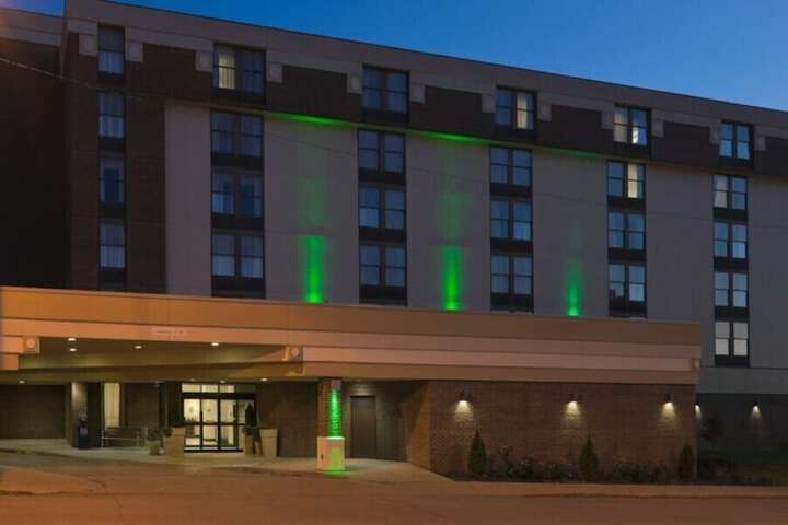 Quality Inn & Suites Downtown Mansfield