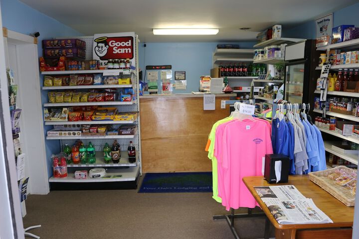 Gift Shop 17 of 24
