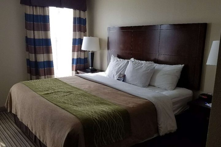 Room 4 of 16