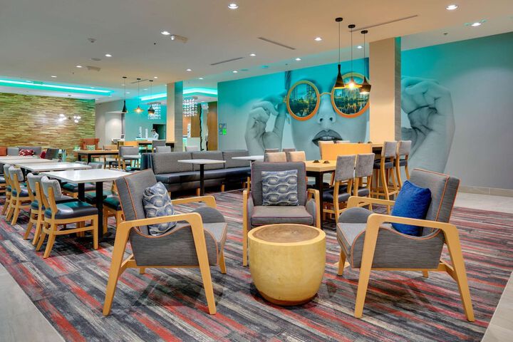 La Quinta Inn & Suites by Wyndham Lakeway