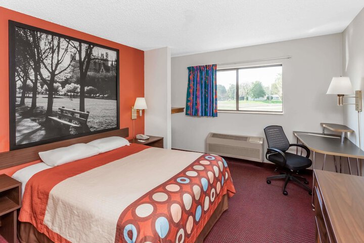 Room 12 of 15