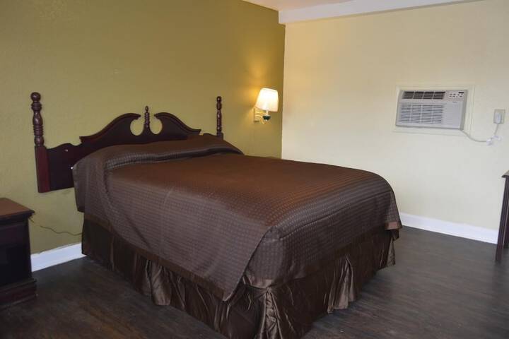Room 18 of 21