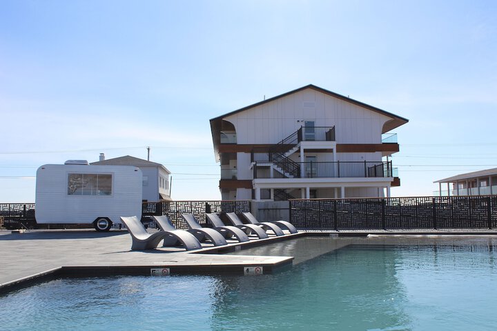 Pool 6 of 41