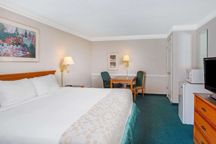 Room 15 of 28
