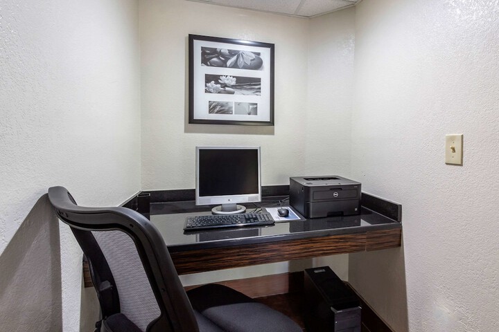 Business Center 45 of 45