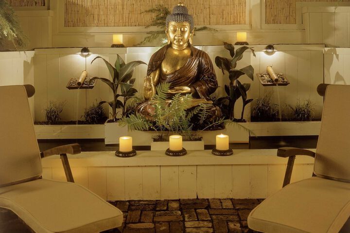 Crowne Pointe Historic Inn & Spa - Adults Only
