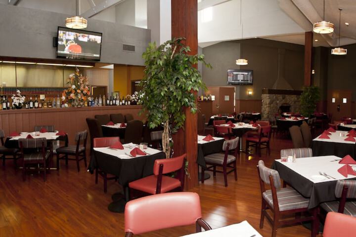 Dining 26 of 36