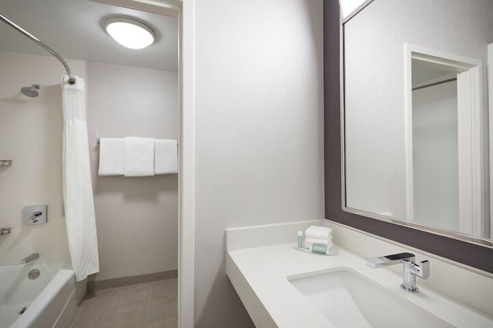 Courtyard by Marriott Kansas City Overland Park / Metcalf