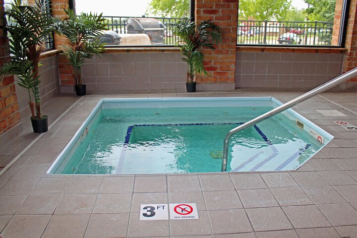 Baymont by Wyndham Battle Creek Downtown