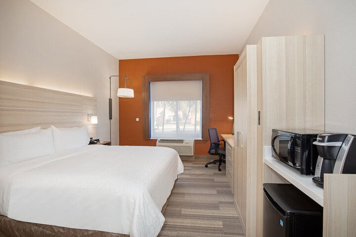 Room 25 of 66