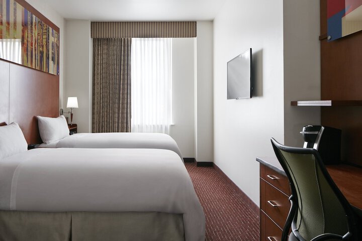 Room 33 of 38