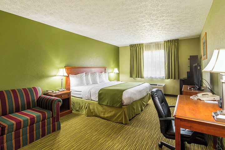 Room 10 of 35