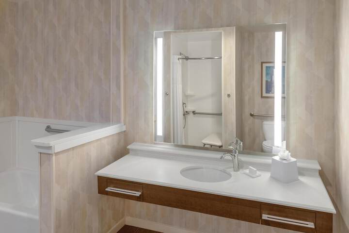 Hampton Inn Kansas City / Shawnee Mission