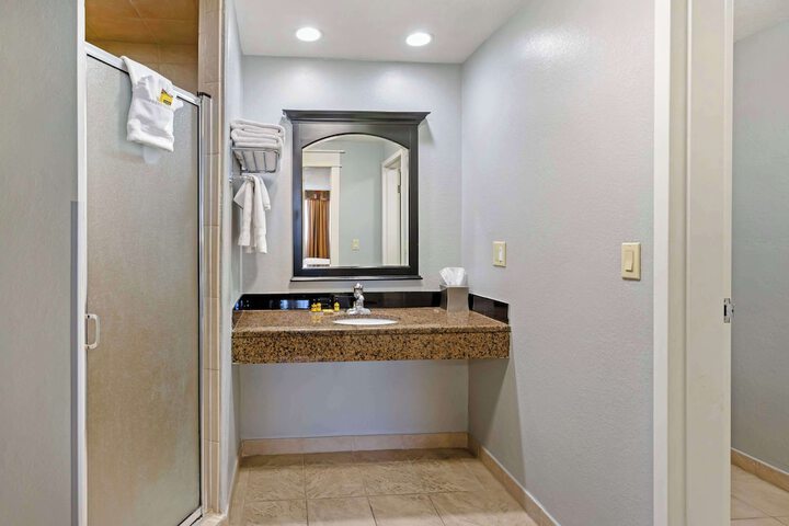 Best Western Plus Weston Inn