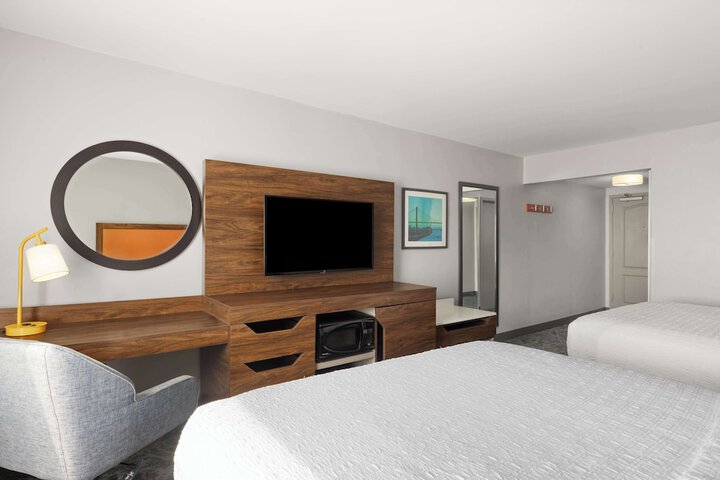 Room 8 of 31