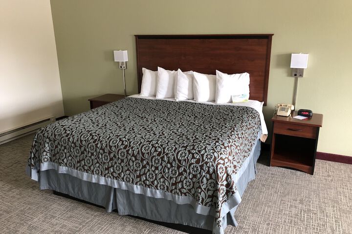 Room 6 of 27