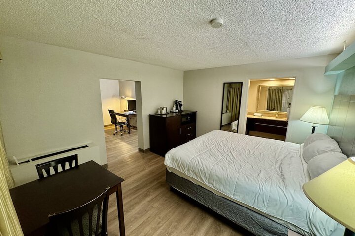 Room 35 of 93
