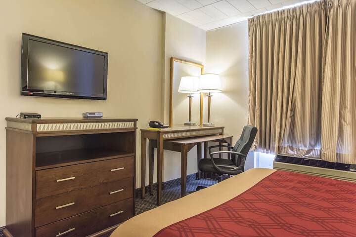 Room 28 of 37