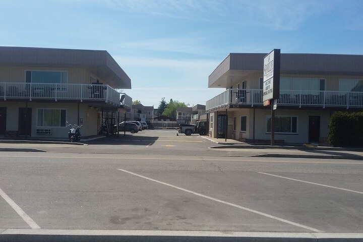 Shoreline Resort