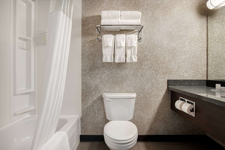 Days Inn by Wyndham Medicine Hat