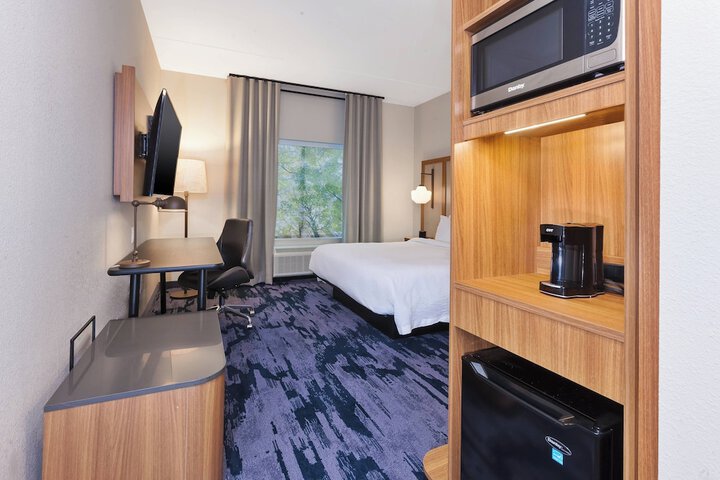 Room 13 of 32