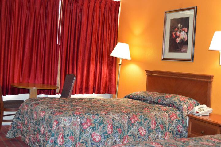 Travelers Inn