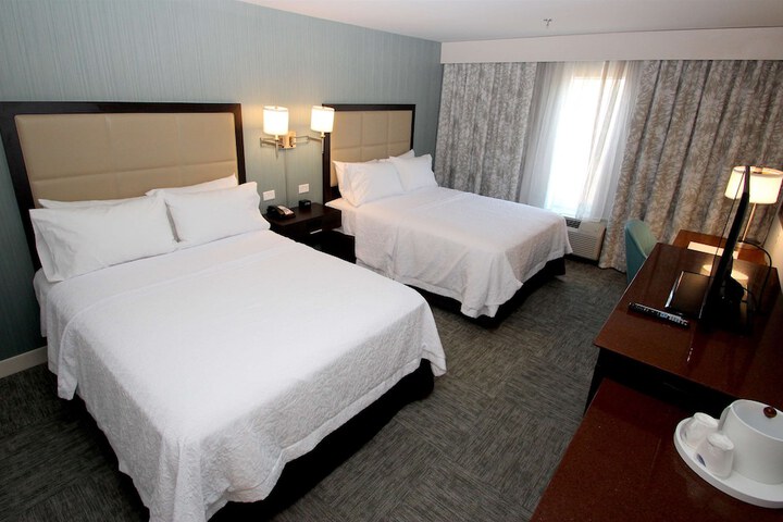 Room 32 of 60
