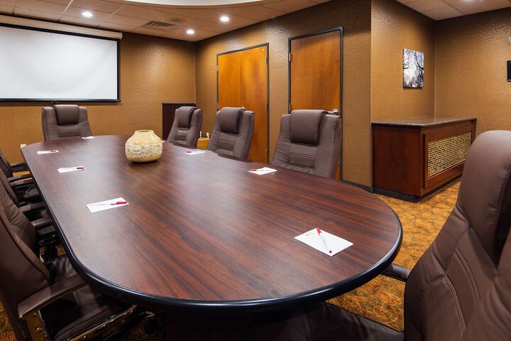 Best Western Plus Finger Lakes Inn & Suites