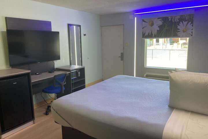 Room 19 of 28