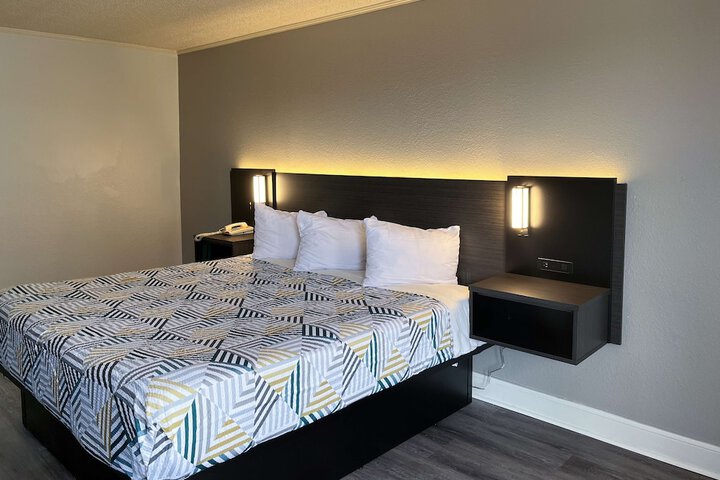 Room 12 of 14