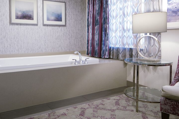 Silver Legacy Reno- a Caesars Rewards Destination