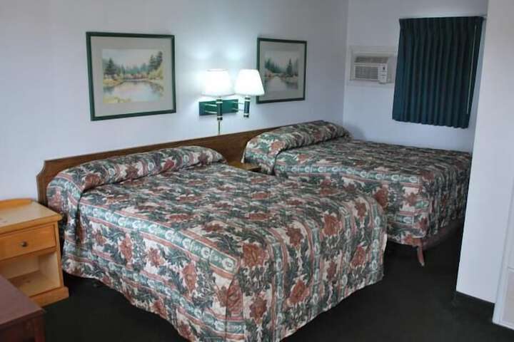 Room 32 of 47