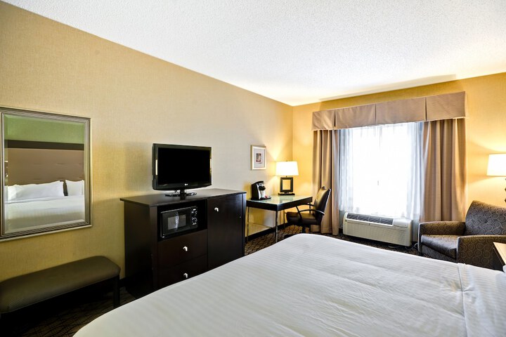 Room 12 of 32
