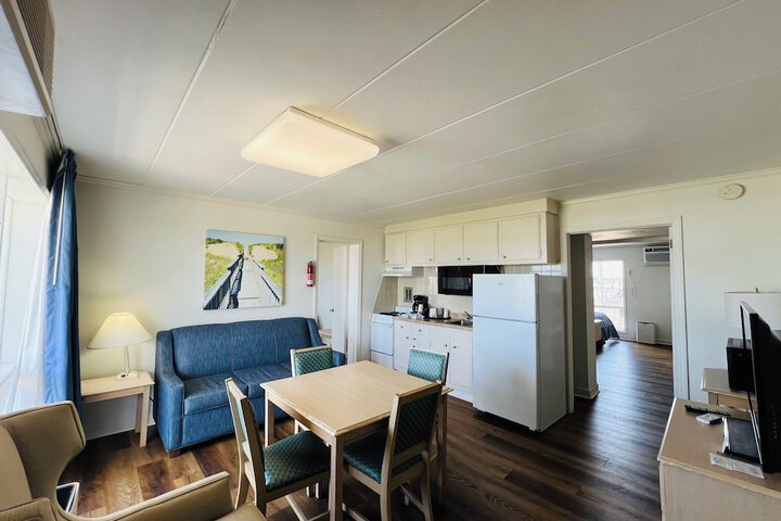 Mariner Inn and Suites