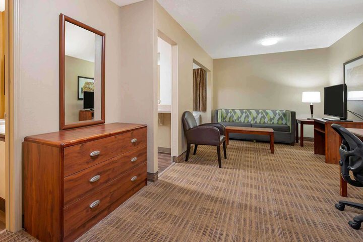 Room 15 of 37